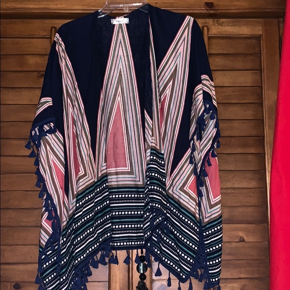 JANICE Wrap triangle design with fringe